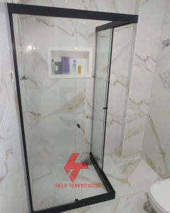 Box em vidro temperado 8mm incolor modelo Frontal de 4 folhas 2 fixos e 2 móveis de correr Help Temperados Vidraçaria em São Gonçalo RJ