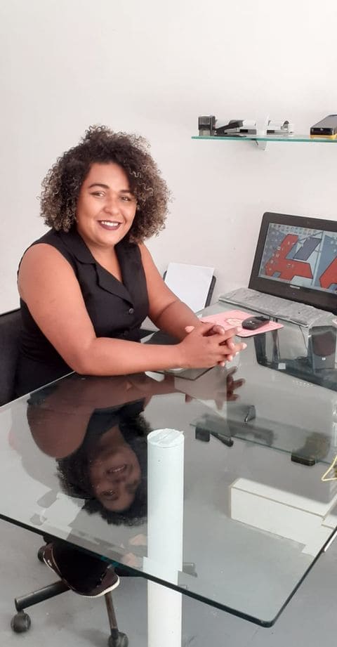 Jaqueline Siqueira Help Temperados Vidraçaria em São Gonçalo